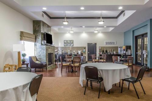 Sleep Inn & Suites West Medical Center - image 14