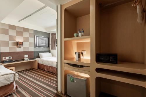 room detail thumbnail 0