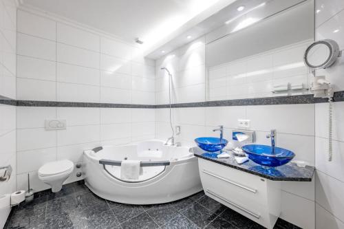 Suite - partially with balcony