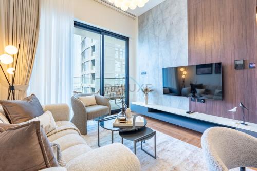 Canal and Burj Khalifa Views, Few Minutes Drive to Downtown Dubai and 15 Minutes Drive to Kite Beach, Binghatti Canal, Business Bay by Deluxe Holiday Homes, Dubaï (photo 8)