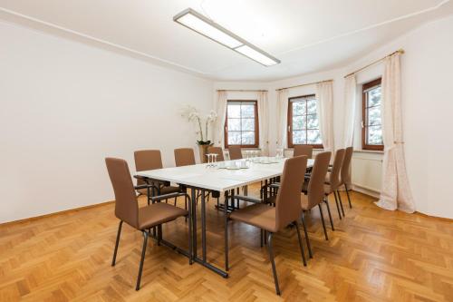Jagatud salong / TV-ala, Hotel zum Taufstein in Kalbach