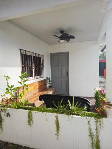 陽台/露台, Beachfront House In Isla Grande Province of Colon in 格蘭德島