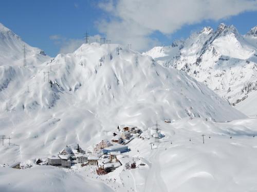 Apartment in Strengen near Ski Slopes