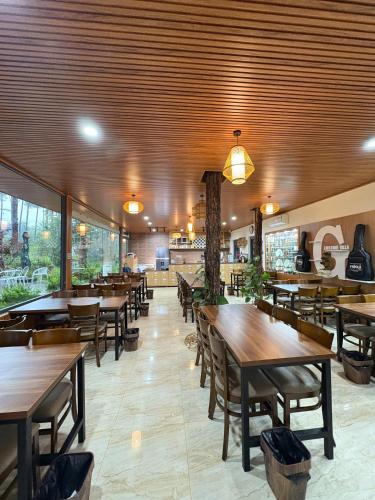 Gemstone Villa Mang Đen - 레스토랑