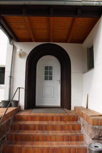 Möblierte 2-Raum Wohnung in Ohrdruf OT Crawinkel Thüringen Wald (Moblierte 2-Raum Wohnung in Ohrdruf OT Crawinkel Thuringen Wald) in كراوينكل