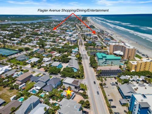 Barefoot Bungalow in New Smyrna Beach, USA