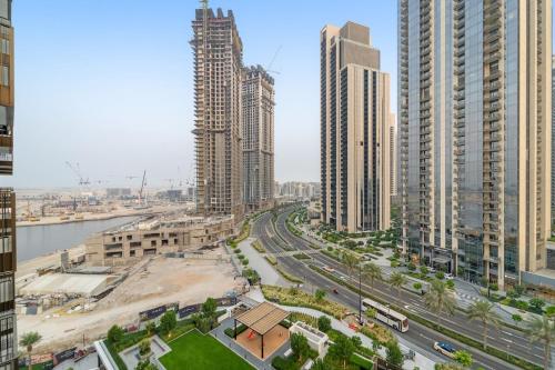 Prime 2BR Retreat, Creek Harbour Views & Comfort Near Restaurants, Dubaï (photo 9)