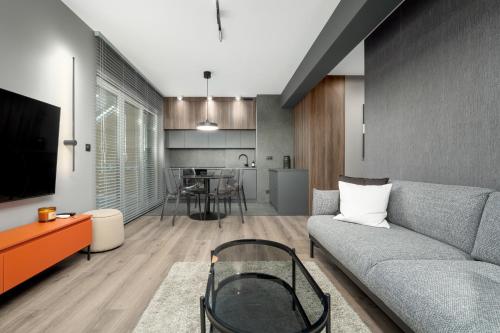 Piękny Widok na Jezioro i Plażę Parking w Garażu by Noclegi Renters - image 2