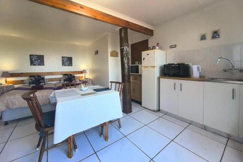 virtuve, At Whale-Phin Guest House in Reebok
