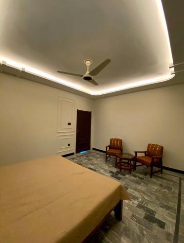 Well furnished Room in Apartment