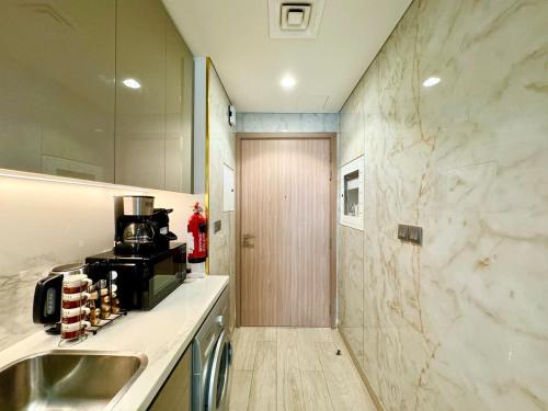 Homes2Retreat - Chic Riviera Studio in Meydan, Dubai (photo 7)