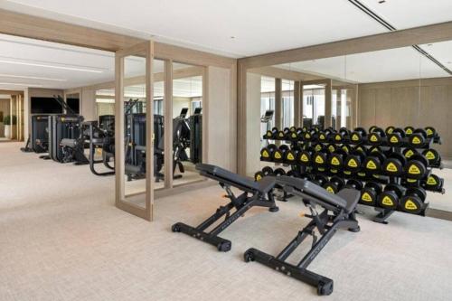 Luxury 2BR Dubai Creek Harbour with Pool, Gym, Parking & Balcony Views, Dubai (photo 4)
