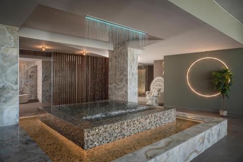 里米尼撒沃伊亚酒店 (Savoia Hotel Rimini) in 里米尼