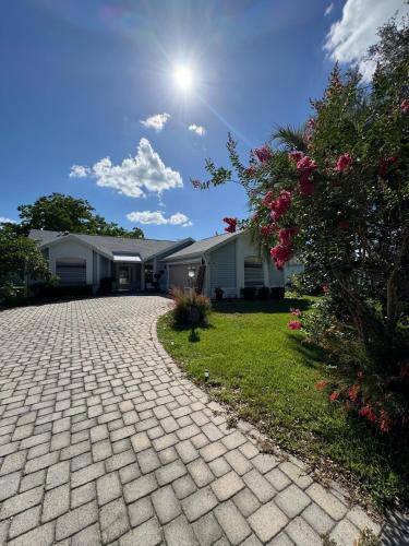 Prime Location - Golf Cart Included- La Casita Azul in Lady Lake (Florida)