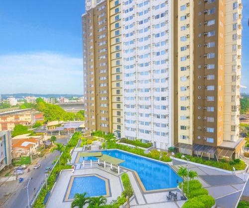 Плувен басейн, 23кв.м. студио Апартамент, с 1 баня в Център на град Кагаян Де Оро (Modern Designed Studio Condo Near Ayala Centrio) in Кагаян де Оро