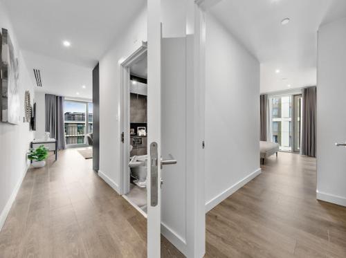 Central London Luxurious 2bed WITH POOL AND ROOFTOP by AYMONS HAVEN, Londyn (zdjęcie 3)