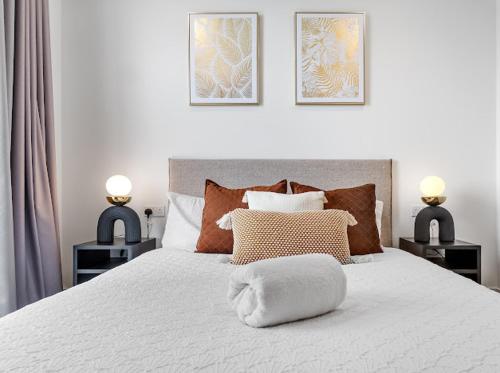 Central London Luxurious 2bed WITH POOL AND ROOFTOP by AYMONS HAVEN, Londyn (zdjęcie 7)