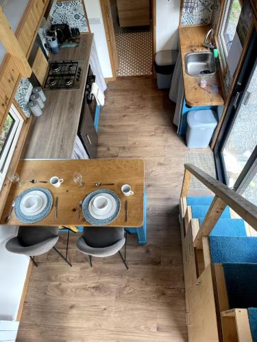 ห้องครัว, Tiny Home - Huge Views - Coastal - Surf in คาร์นีย์