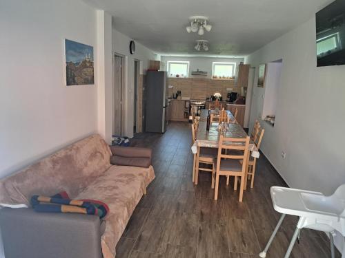 Vár-Völgye Vendégház (Var-Volgye Vendeghaz) in Csesznek