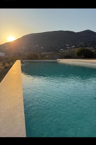 Andros Sunday Vila gîte à louer Áno Gávrion