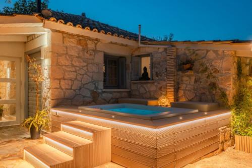 Orama Stone Apartments - Authentic hospitality in a Historical Location, by Zantewize 2