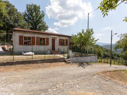  Holiday Home in Tuscany with Private Garden in Sparti
