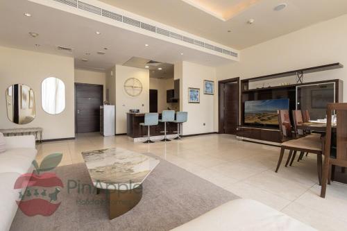 Lux 2 BR Private Beach Access, Dubaï (photo 2)