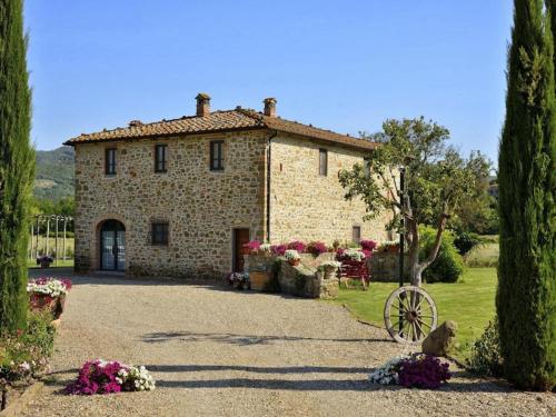  Tuscan Family Villa with Sauna in Bucine