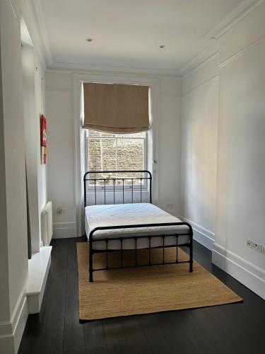 Beautiful 3-bed period flat in the heart of London, London (photo 6)