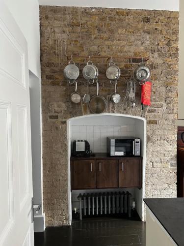 Beautiful 3-bed period flat in the heart of London, London (photo 11)