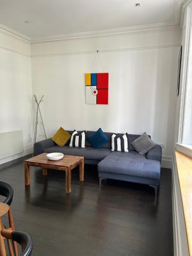 Beautiful 3-bed period flat in the heart of London, London