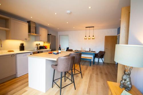 Viesnīcas āriene, Stylish Cottage I Hot Tub I Garden I Near Beach in Bryngwran