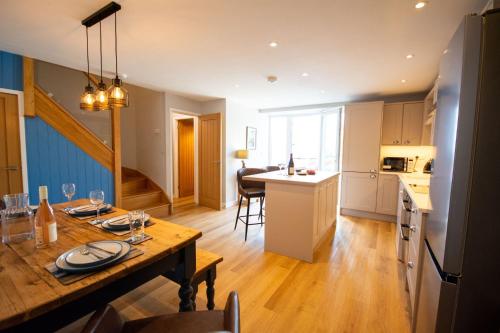 Viesnīcas āriene, Stylish Cottage I Hot Tub I Garden I Near Beach in Bryngwran
