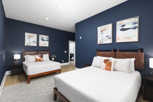 Hip New Condo near Broadway and Trendy East Nash with 5 Beds