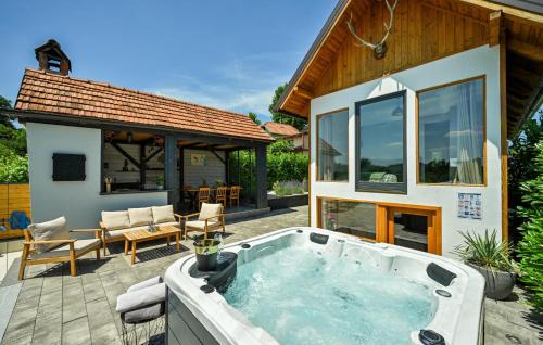 Peldbaseins, Luxurious Home In Vrtlinovec With Sauna in Varaždinske Toplice