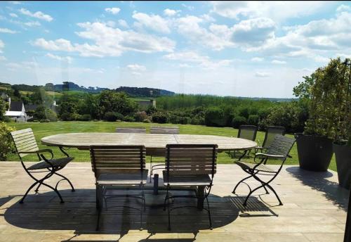 TI DU, villa luxueuse avec vue panoramique - 4 chambres et 3 salles de bain, pour 8 personnes in Tréflez
