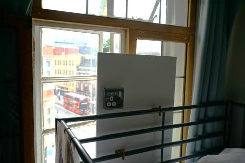 The Walrus Bar and Hostel – London