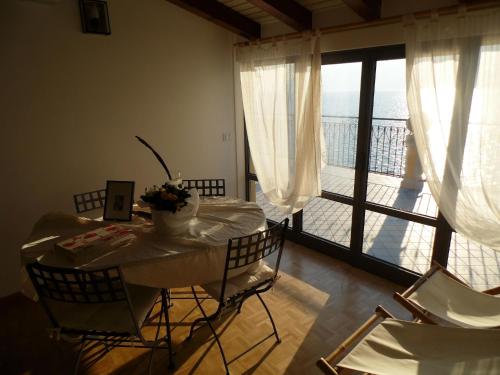 Apartment in Vello by Lake Iseo Beach, Marone (photo 8)