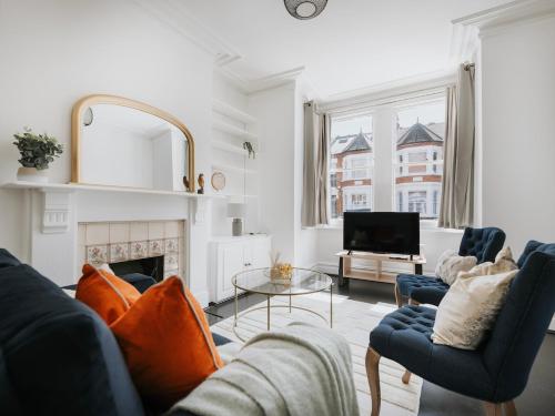 3 bdr House - Garden, easy access to centrl London