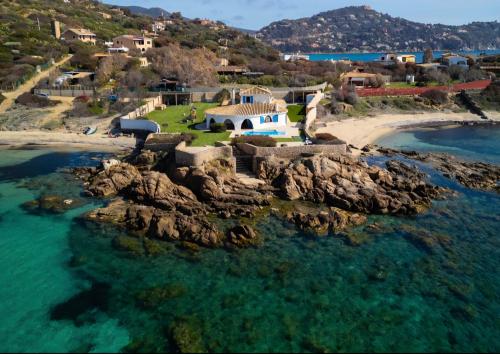 Villa Di Fiore - private villa up to 10 guests with pool sauna and gym