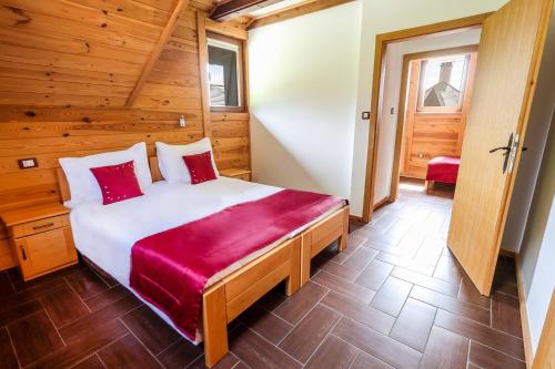 Etno hotel Vrdnička kula - main image