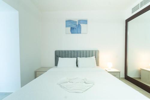 Spacious 1 BR I Marina I Elite Residences, Dubaï (photo 8)