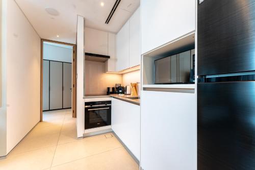 Luxury 1BR Sea View Apt Address JBR Dubai, Дубай (фото 9)