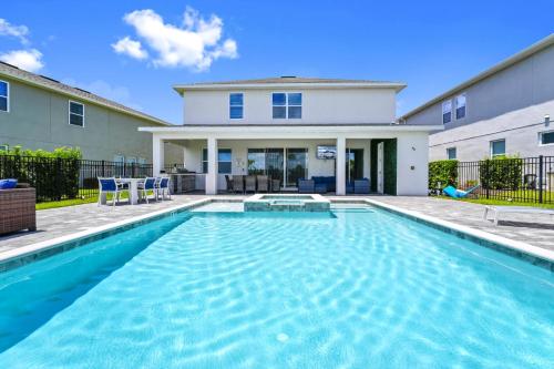 Gleaming Home with Theater Room near Disney - 209S - image 4