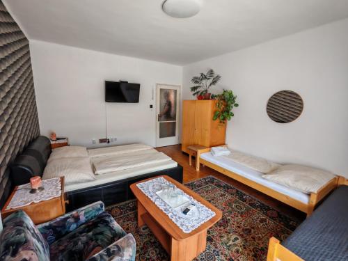 OPEN Vendégház (OPEN Vendeghaz) in เฟลโซโลเวเรก