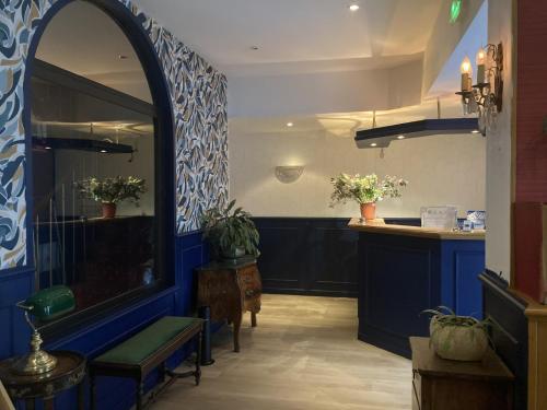 Lobby, Hotel Boileau in 16th - Trocadero