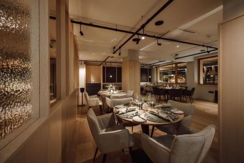 Dips&Drops - Hotel · Sports · Spa · Restaurants - 레스토랑
