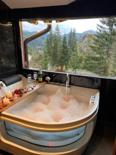 VIP Villa, Boge