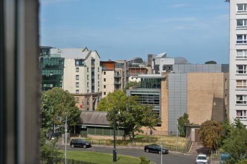 Holyrood Central Apartment - image 7