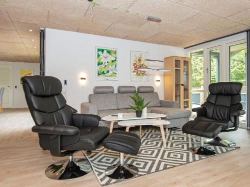 8 person holiday home in Hemmet in Skuldbol